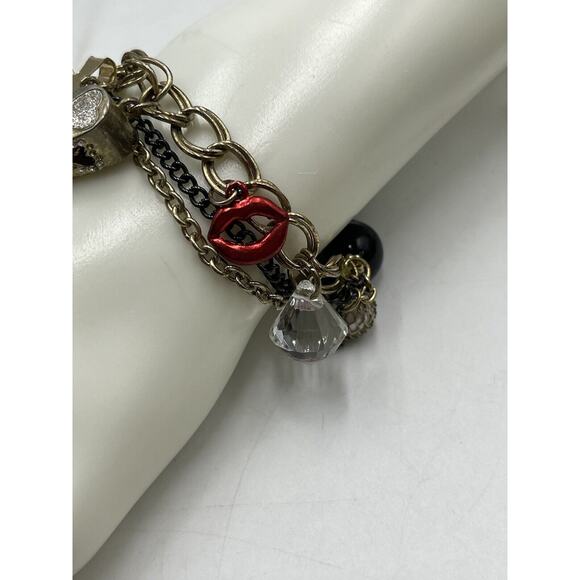 Betsey Johnson Whistle Red Lips Black Beads Black Beads Bow Stretch Bracelet - Picture 2 of 16